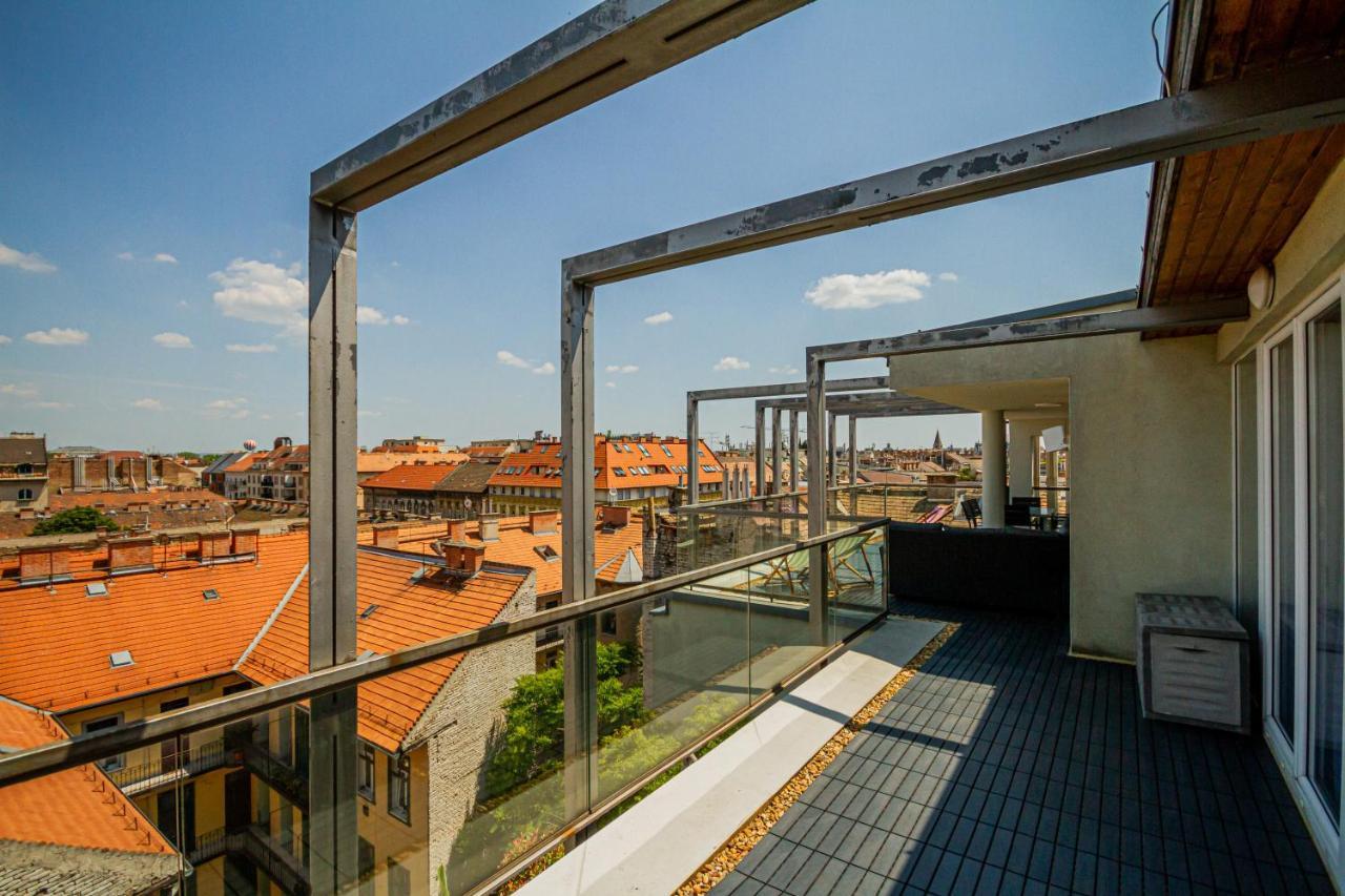 Luxury Apartment With Balcony In Downtown Budapest Exterior photo